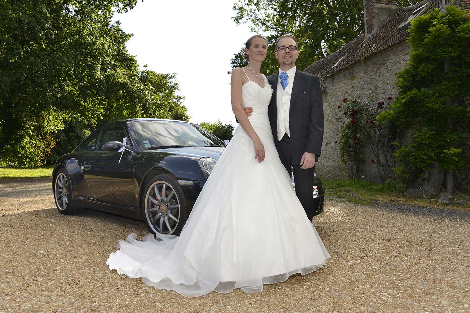 bride and groom front porsche car 1