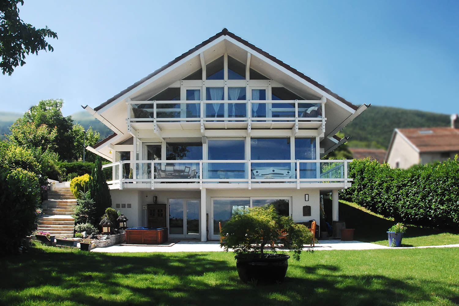 Exterior architectural photography of a house for ABA Immobilier.