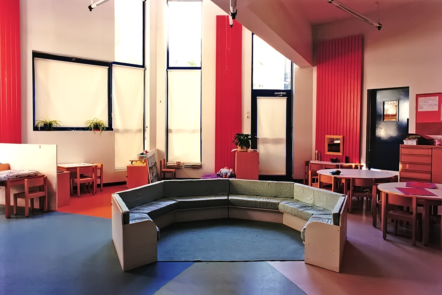 Interior architectural photography of a preschool for the 11th arrondissement town hall, Paris, France.