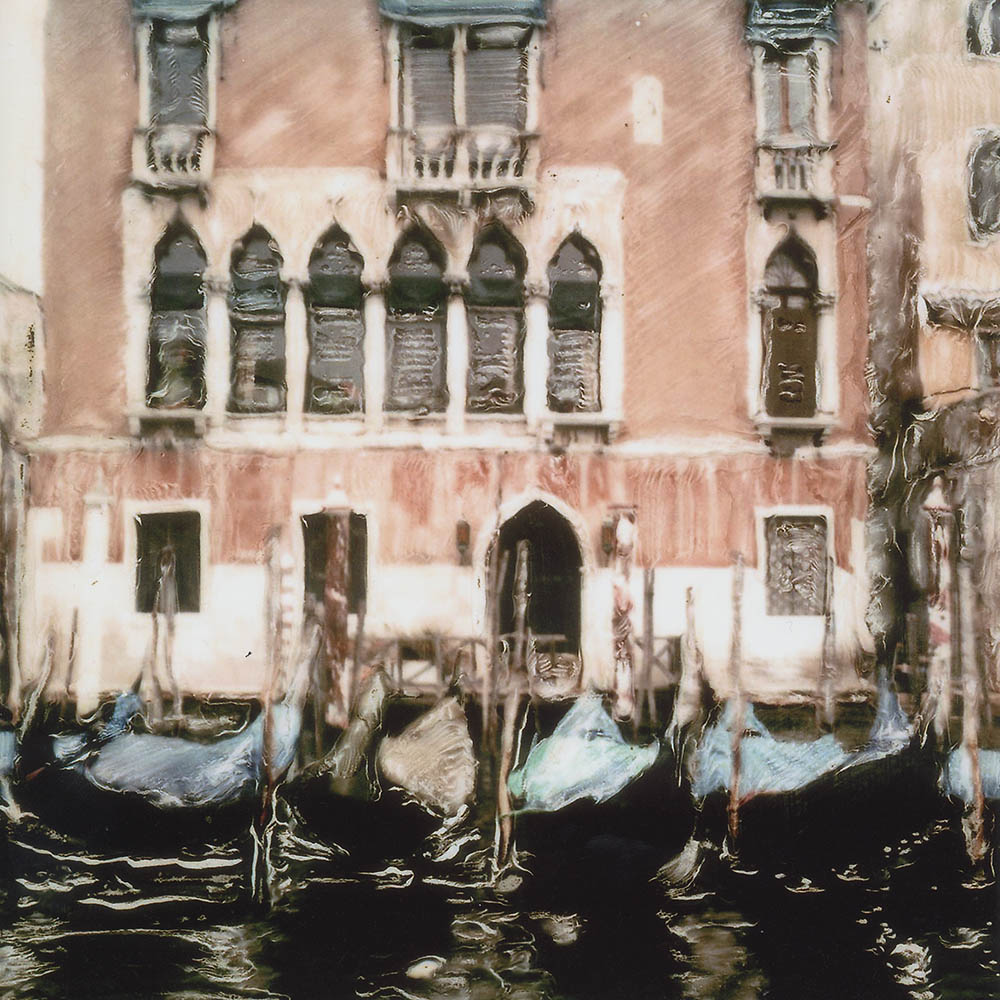 Photographie artistique - Polaroid modifié de façades et gondoles, Venise, Italie.