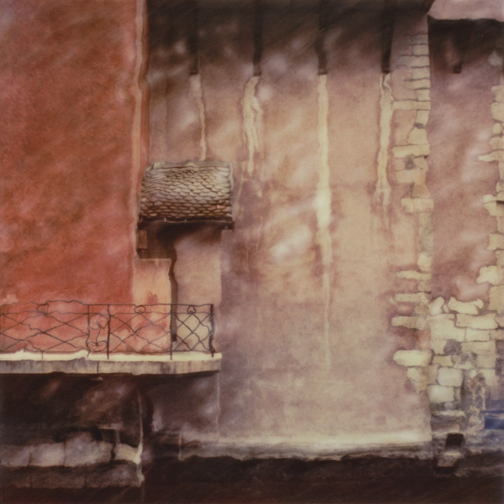 Photographie artistique - Image artistique d'une façade à Annecy, France.