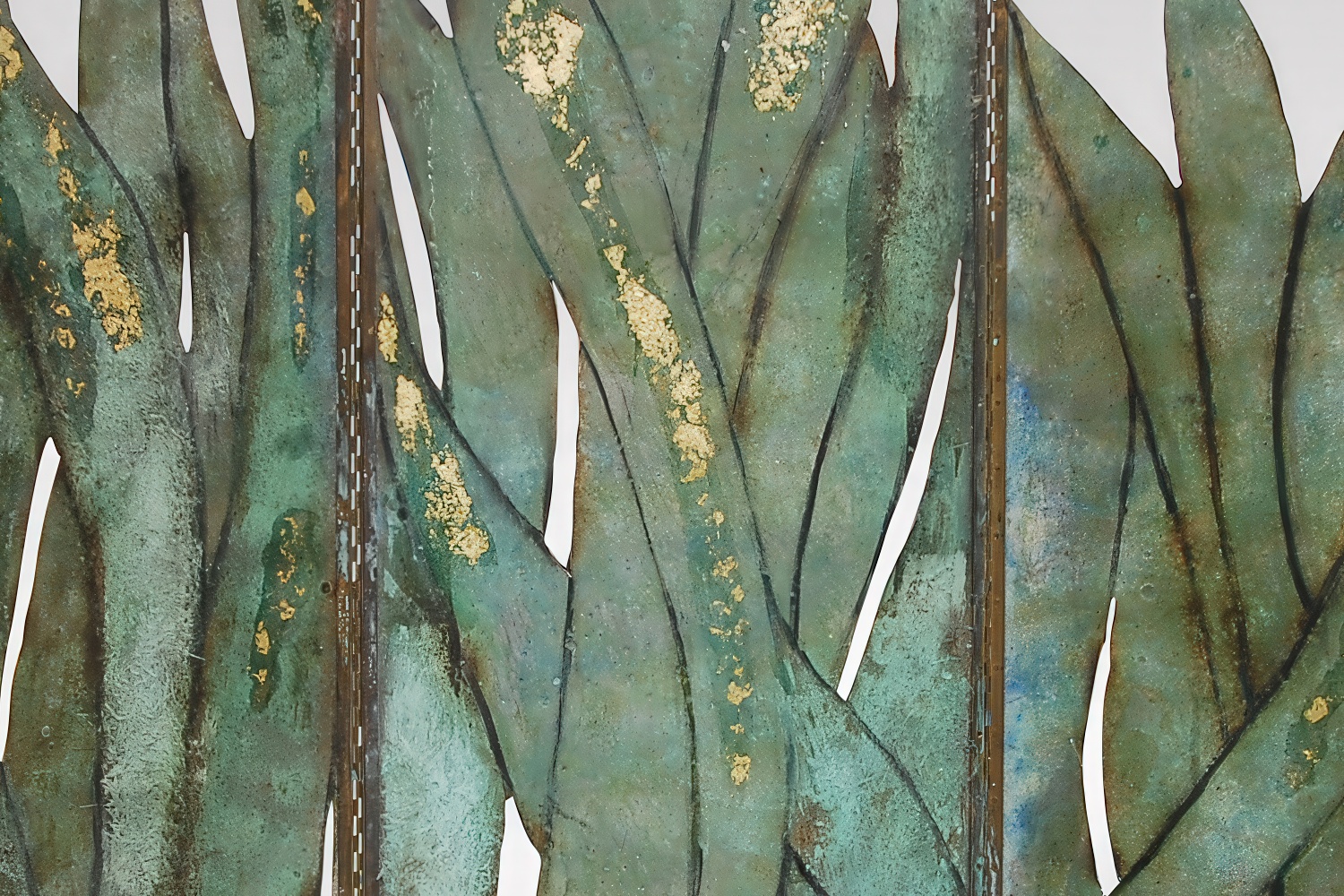 Photographe d’oeuvres d’art - Détail d'un paravent vert avec feuilles dorées de Geneviève Bonnieux.