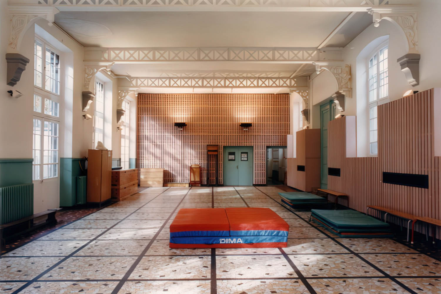 ARCHITECTURE 8 Photographe architecture intérieur extérieur d'un gymnase pour la Mairie du 11ème, Paris.