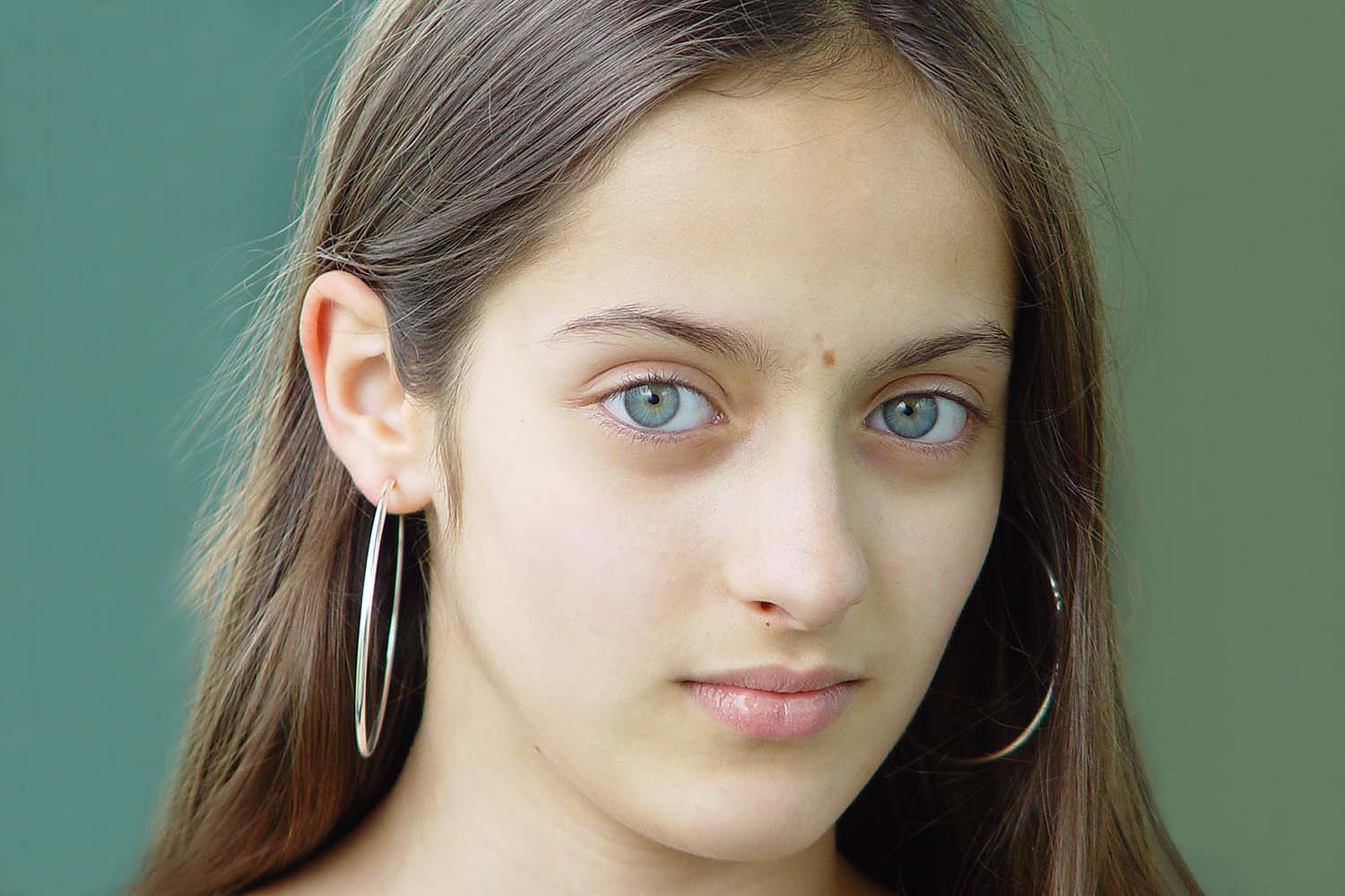 Portrait de la jeune Alice.