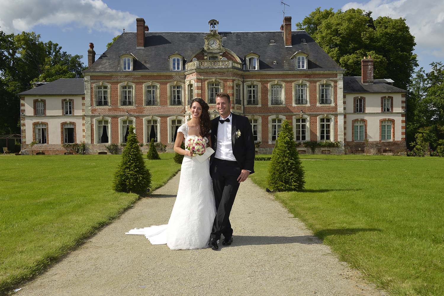 wedding couple saint leger de rotes castle 1
